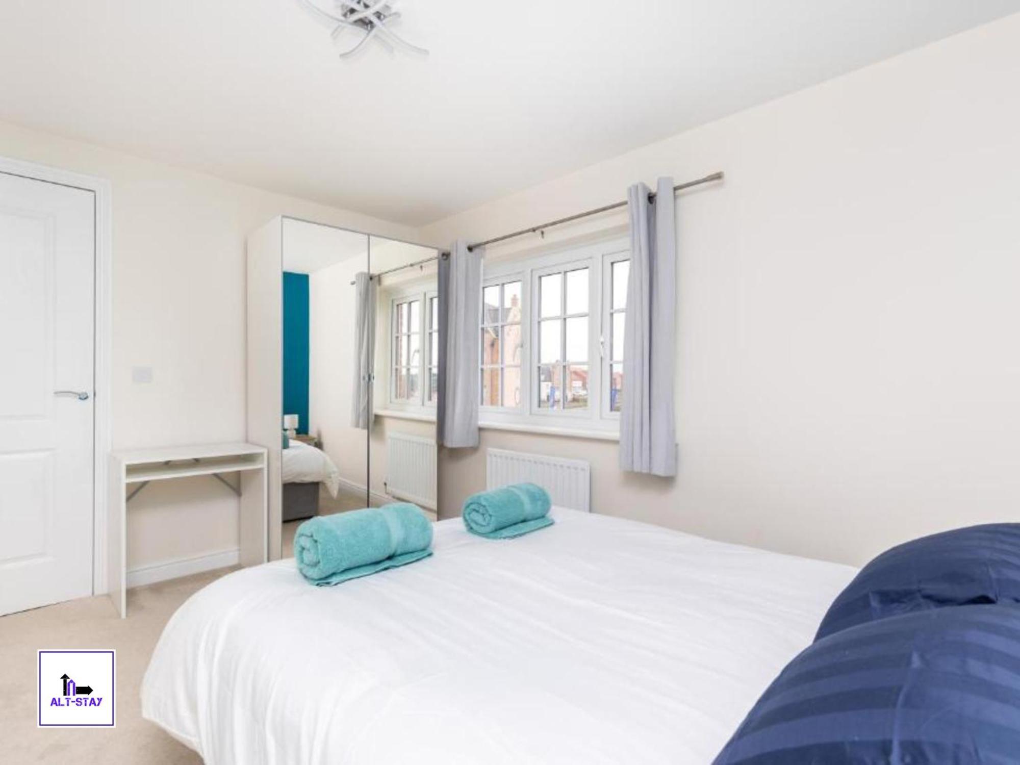 4 Bed 3 Bath - Kirkstall House By Alt-Stay Accommodation - Ideal For Contractors & Remote Workers - Long Stays Welcome Wakefield Exterior foto
