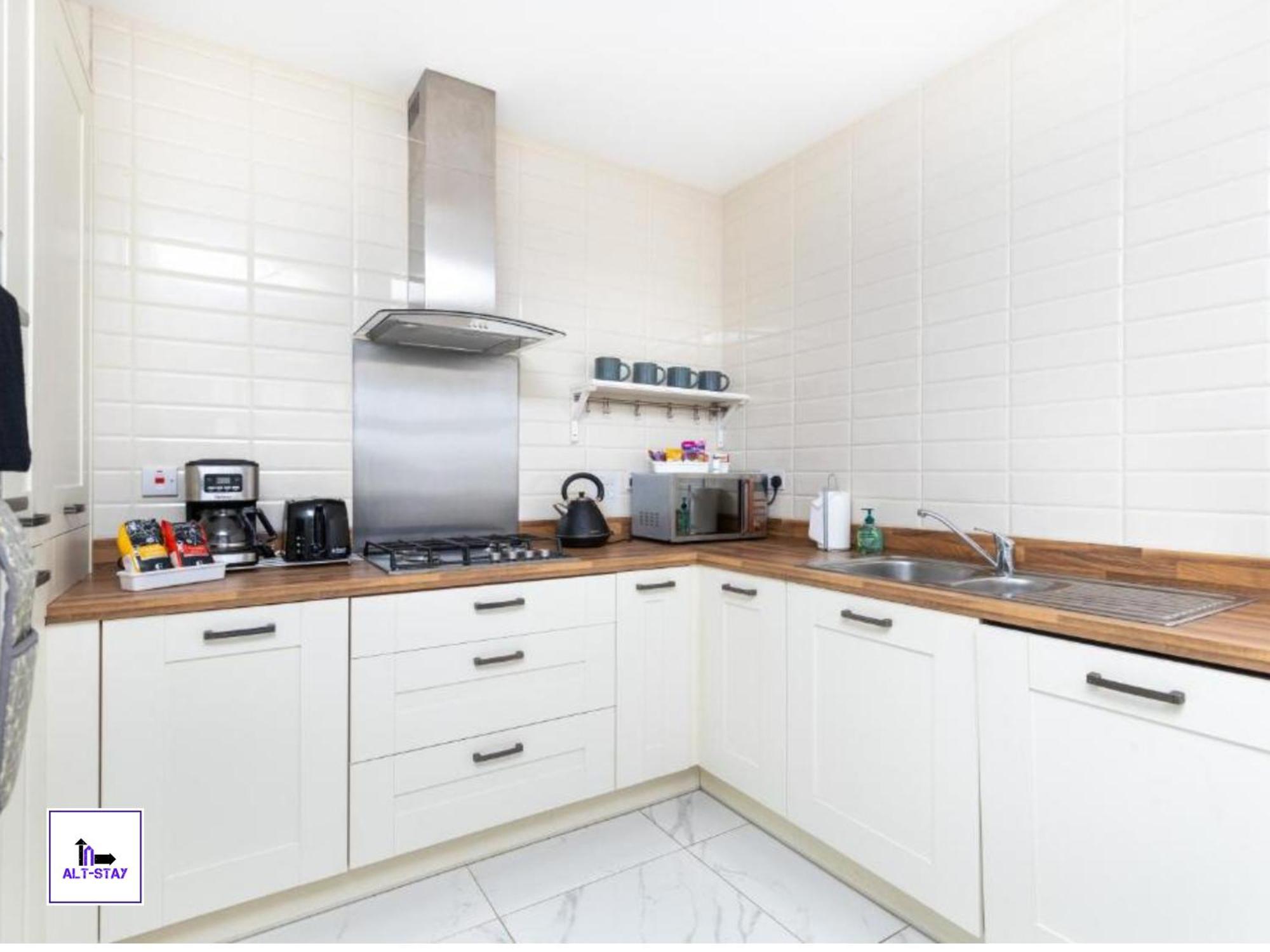 4 Bed 3 Bath - Kirkstall House By Alt-Stay Accommodation - Ideal For Contractors & Remote Workers - Long Stays Welcome Wakefield Exterior foto